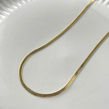 Load image into Gallery viewer, DIANA HERRINGBONE NECKLACE
