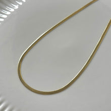 Load image into Gallery viewer, DIANA HERRINGBONE NECKLACE
